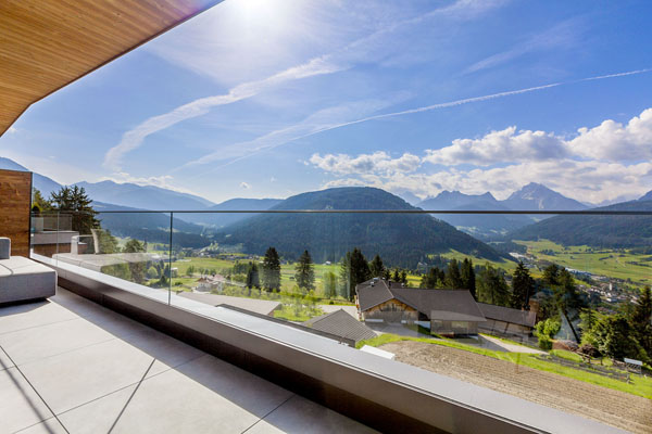 Garde-corps en verre sur balcon