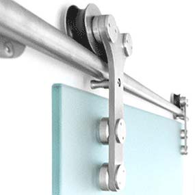 Pourquoi choisir des accessoires en inox pour votre porte coulissante en verre ?