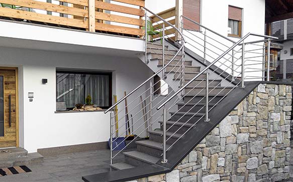 GARDE CORPS ESCALIER INOX MODERNE