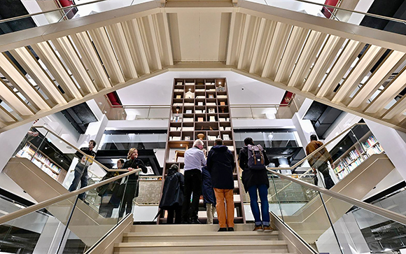 garde corps en verre escalier bibliothèque de nancy