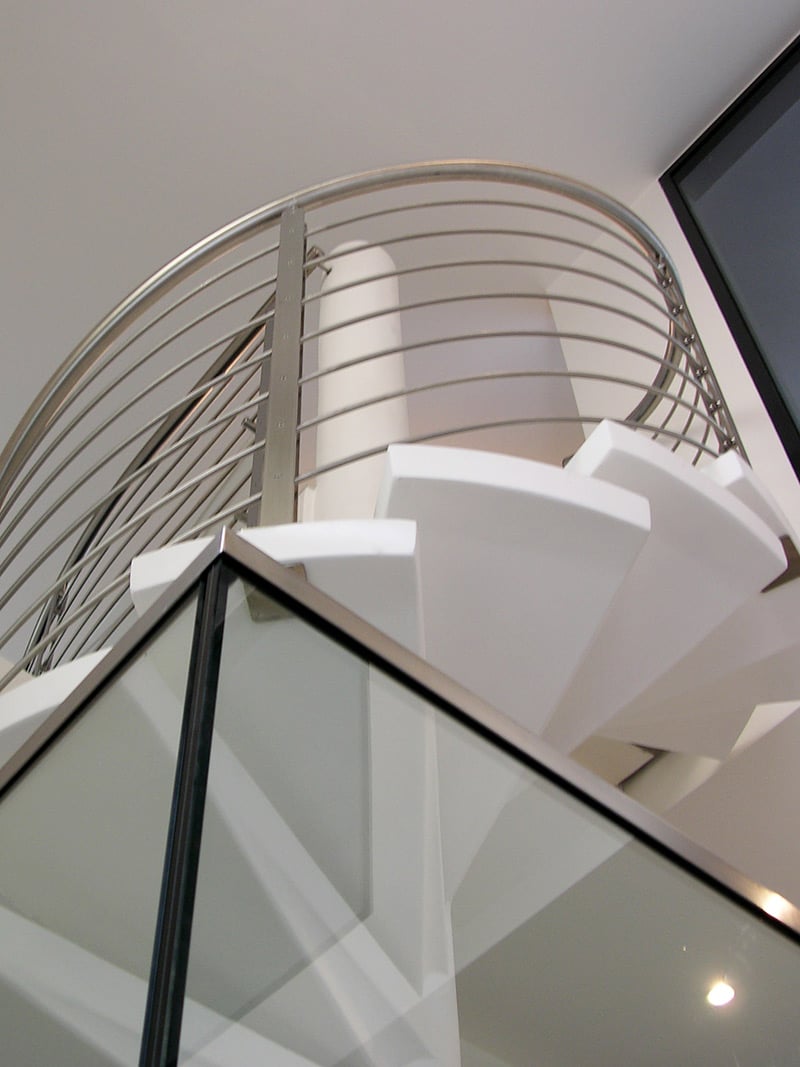 garde-corps verre moderne pour escalier