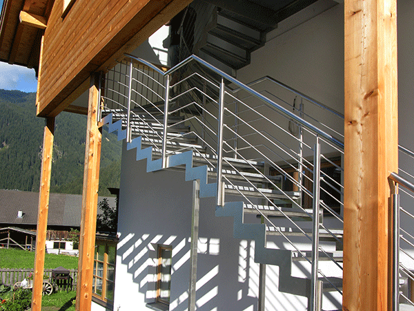 escalier extérieur à crémaillère inox design