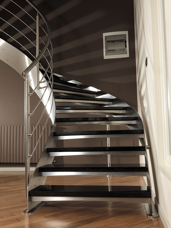 marche de départ escalier inox design