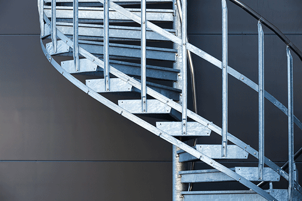 escalier colimaçon industriel en zinc