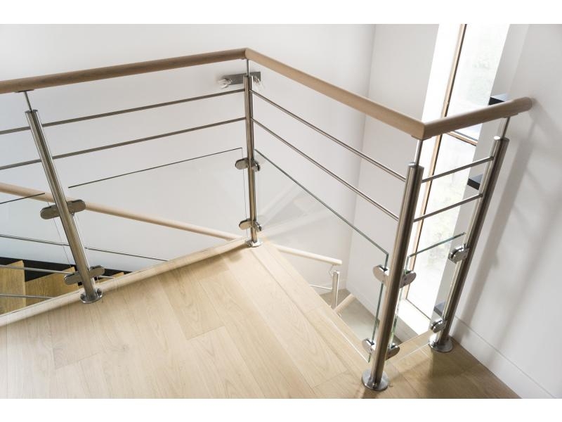 garde-corps tremie escalier inox et bois dans le 92 