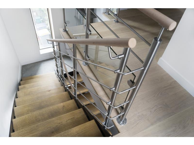 garde-corps escalier inox et bois dans le 92