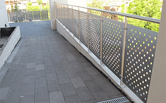 garde-corps tole inox pour terrasse extérieure