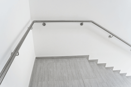 Main courante Escalier Inox et bois : Intérieur ou extérieur