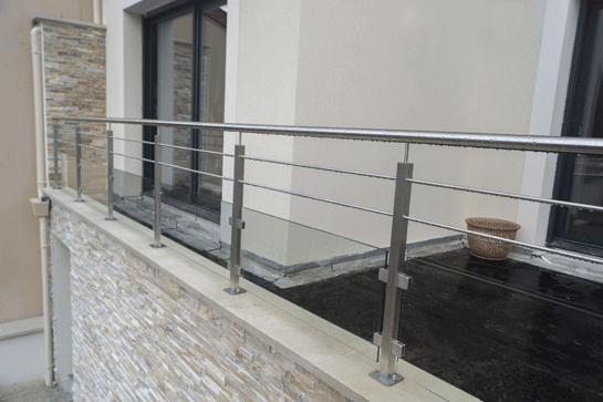 poteau inox carre garde-corps terrasse exterieur sur mesure