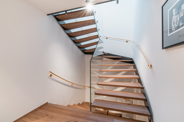 Rampe escalier, escalier avec rampe : ce qu'il faut savoir et comment  choisir - Côté Maison